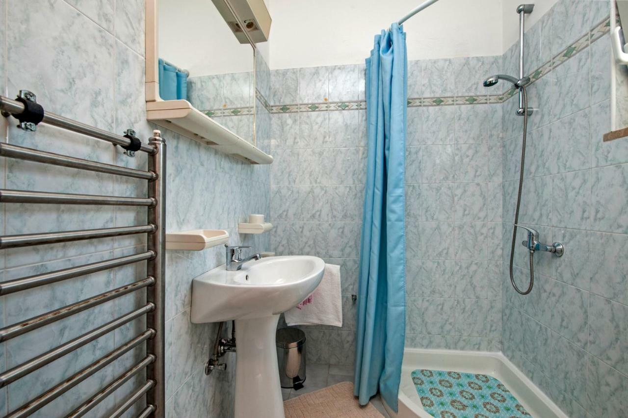 Rooms Mariana Ровин Екстериор снимка